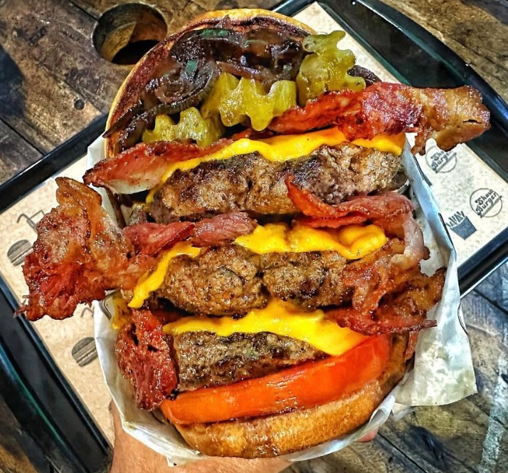 Triplo Cheddar Bacon Prime Burger